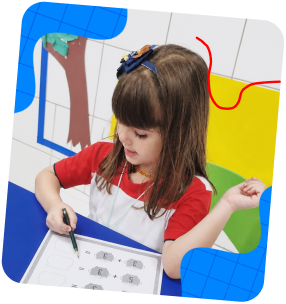 Aluna salesiana em atividade escolar